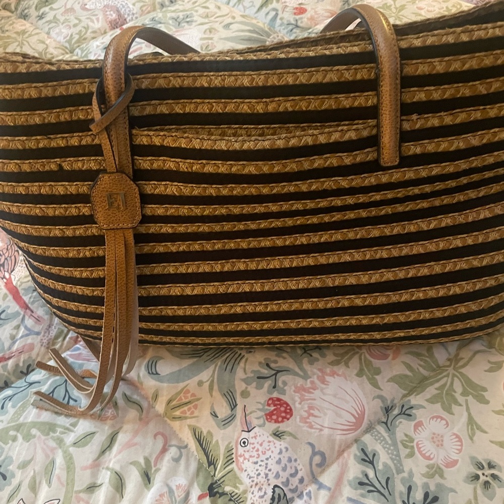 Eric Javits Raffia Black and Tan Striped Shoulder Bag - Picture 11 of 16